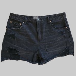 No Boundaries Size 17 Distressed Black Shorts